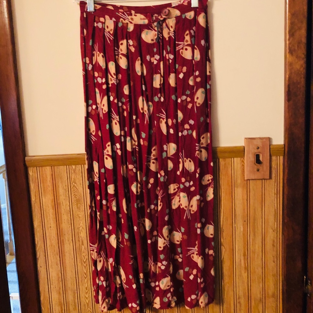 Vintage paint pallet skirt.